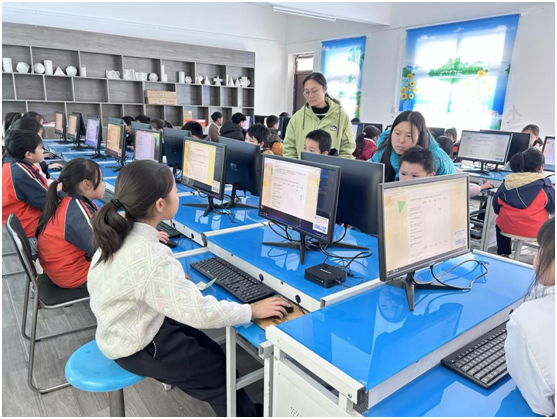 �ƿh�(zh��n)�ڶ�С�W(xu��)�_չ�W(xu��)������y(c��)�u(p��ng)����