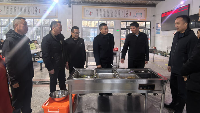 �S�h�������hί��ӛ�����L�Ǿ��Aһ������߳��(zh��n)һ���WУ�{(di��o)�� Ϥ��ָ���k������M�����