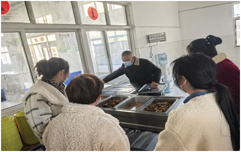 ����(y��u)���I�̭h(hu��n)���������^(q��)���ӵڶ�С�W(xu��)ʮ��У�^(q��)�e�kʮһ�¼��L�_�����ߔ�(sh��)��ʳ���w�(y��n)���(d��ng)