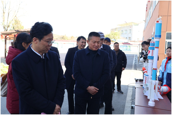 ����ʡ�P(gu��n)��ί���S�h��ɽ�(zh��n)�{(di��o)�С�������У�L���l(xi��ng)�����(d��ng)