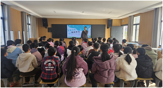 ����(y��u)���I�̭h(hu��n)���������^(q��)���ӵڶ�С�Wʮ��У�^(q��)�e�kС�W����������֪�R�v��