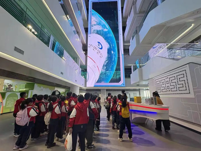 ����(y��u)���I�̭h(hu��n)���������^(q��)�ķ�W(xu��)У�M����(y��u)������꠆T���Ƽ��^�_չ�ЌW(xu��)���`���