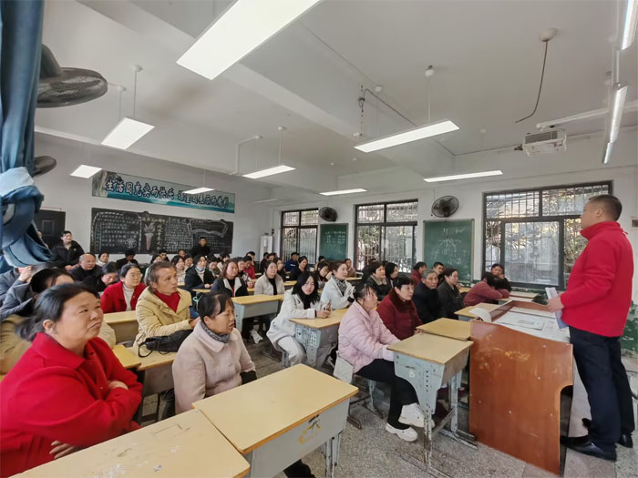 �S�h�����(zh��n)���ČW(xu��)У���_���м��L(zh��ng)��(hu��)