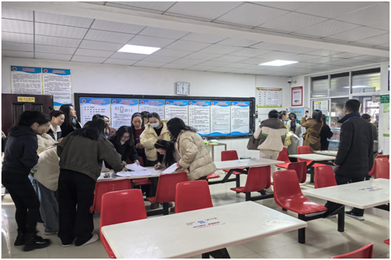 ����(y��u)���I�̭h(hu��n)���������^(q��)��(sh��)�(y��n)С�W(xu��)���L(zh��ng)�_���ջ��(d��ng)�A�M�e��