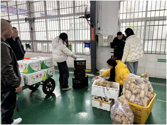 �����(zh��n)С�W(xu��)�e�k��(sh��)��ʳ�ü��L(zh��ng)�_���ջ��(d��ng)�o(j��)��(sh��)