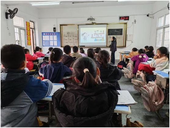 �ƿh�(zh��n)�ڶ�С�W(xu��)�_չ�����������}���(d��ng)