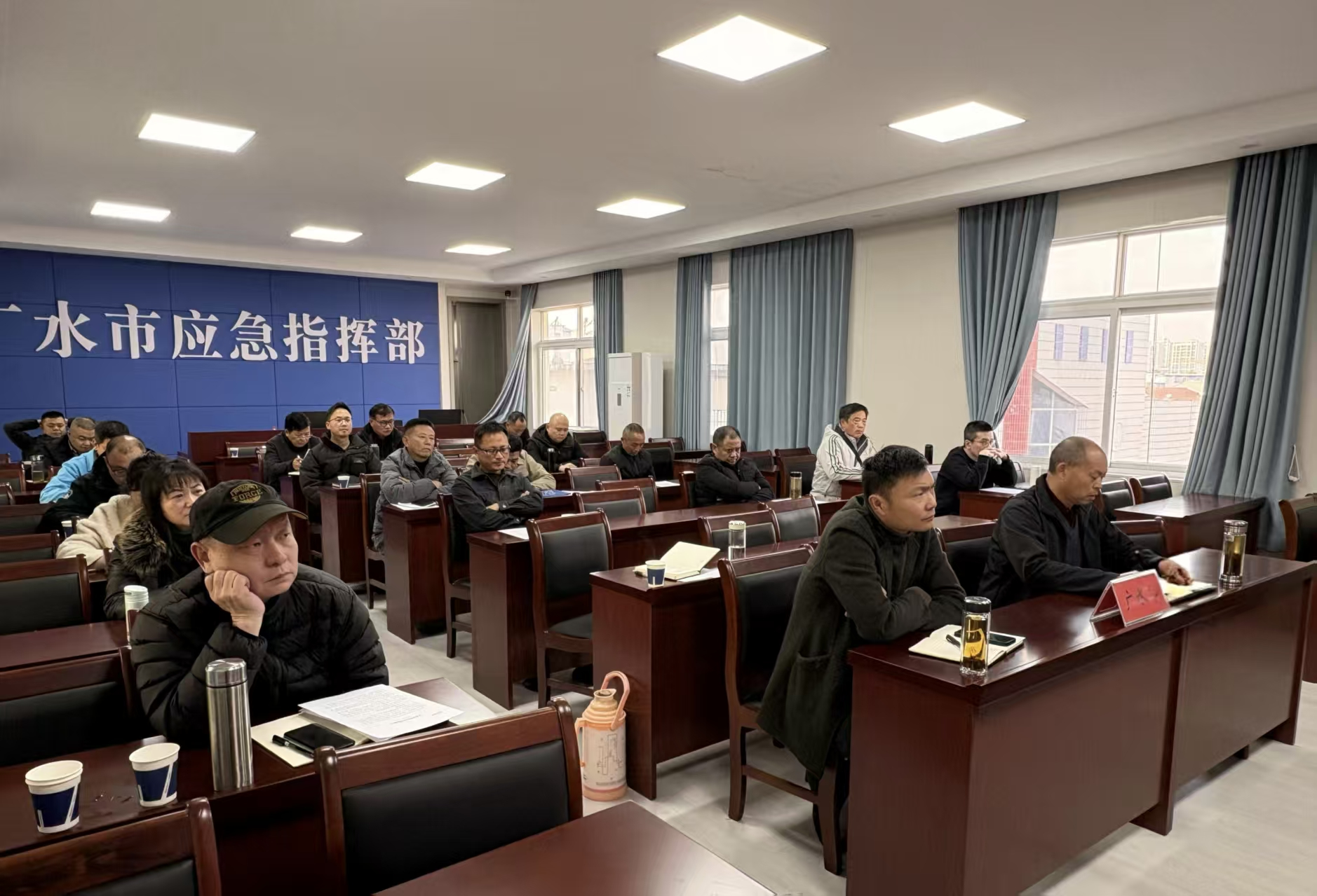 �԰����b�þ�� ����Դ���ƽ�������Vˮ�Б�(y��ng)�������ֽM���_չΣ�U���WƷ�͟��������¹ʾ�ʾ��Ӗ�������