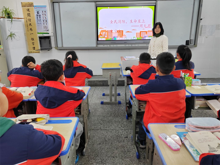 ����(y��u)���I�̭h(hu��n)�����ۿ��TС�W(xu��)�_չ������ȫ���}�������