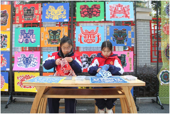 ����(y��u)���I�̭h(hu��n)���������^(q��)���С�W(xu��)������F(tu��n)���Ļ������x������У�@��(chu��ng)��