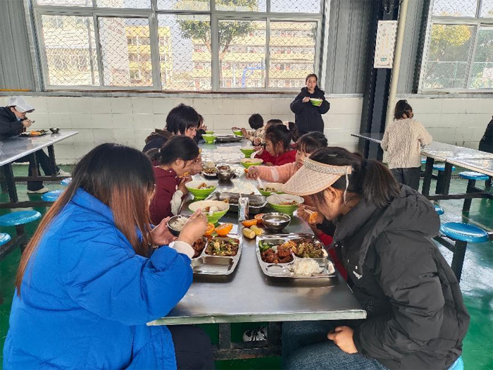 �f�����r(n��ng)��(ch��ng)����С�W(xu��)�_չ���L(zh��ng)ʳ���_���ջ��(d��ng)