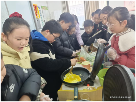 ����(y��u)���I�̭h(hu��n)�����q�S�WУ�_չ����(chu��ng)���˾�㡱���