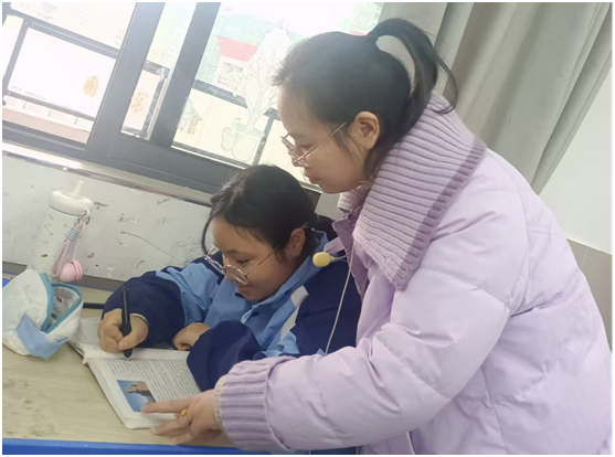 ����(y��u)���I�̭h(hu��n)���������^(q��)��犳����ЌW������Ⱥ�w�W������һƬ�{��