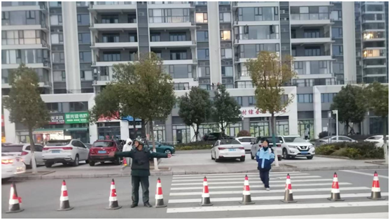 ����(y��u)���I(y��ng)�̭h(hu��n)���������^(q��)��犳���(j��)�ЌW(xu��)�ӏ�(qi��ng)�o(h��)�W(xu��)ֵ�� ������ȫ����У�@�h(hu��n)��