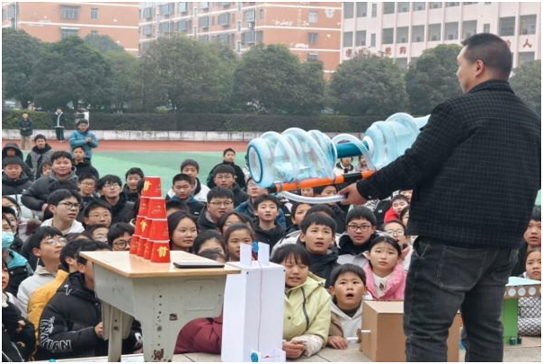 С���(zh��n)�׌���С�W(xu��)�Ƽ���(ji��)�A�M(m��n)��Ļ