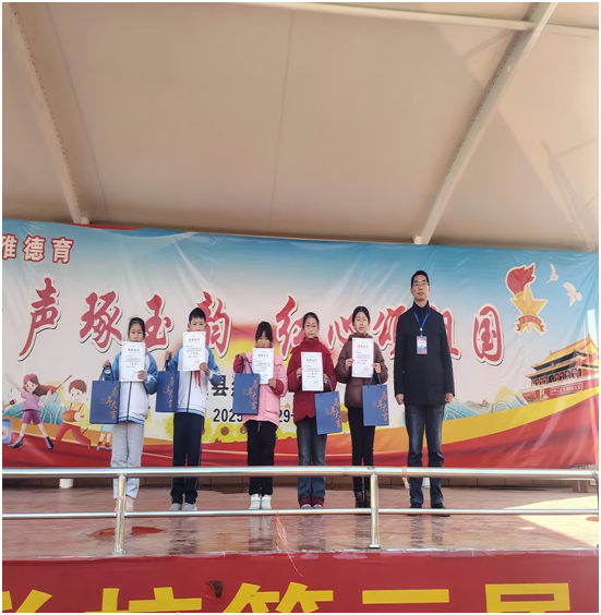 �S�h��ɽ���W(xu��)У�e�kӢ�Z������ِ