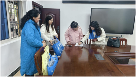 ���ۘ�С�W(xu��)�����Ʒ����LӋ�����c(di��n)��΢��Ը