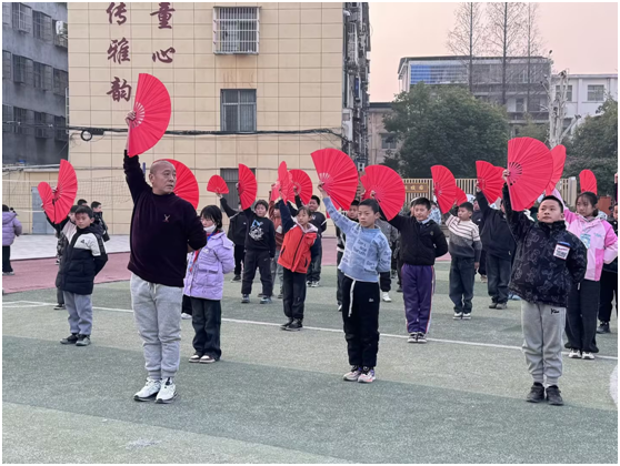 �ƿh�(zh��n)С�W(xu��)��(li��n)�w�_(k��i)չ���옷(l��)����  �o(w��)���I(y��)�ա����(d��ng)