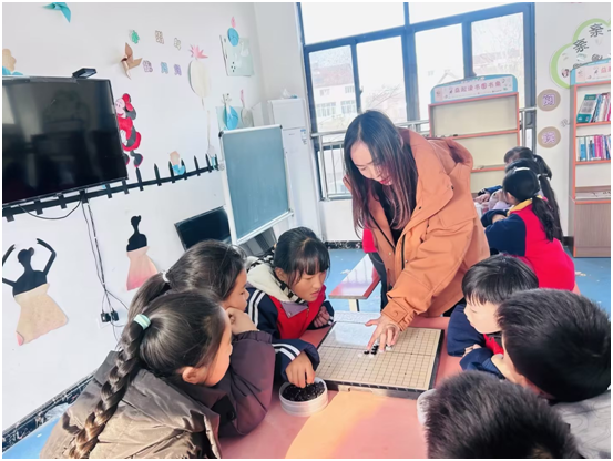 ��ɽ�(zh��n)��ȪС�W(xu��)���옷(l��)��������ʽ����