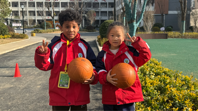 ����(y��u)���I(y��ng)�̭h(hu��n)���������^(q��)�ķ���С�W(xu��)������С���޵�ů���Ї�(gu��)У�@��