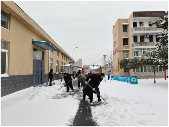 �S�h�ݵ��(zh��n)���ČW(xu��)У����־Ը��ѩ����ͨ