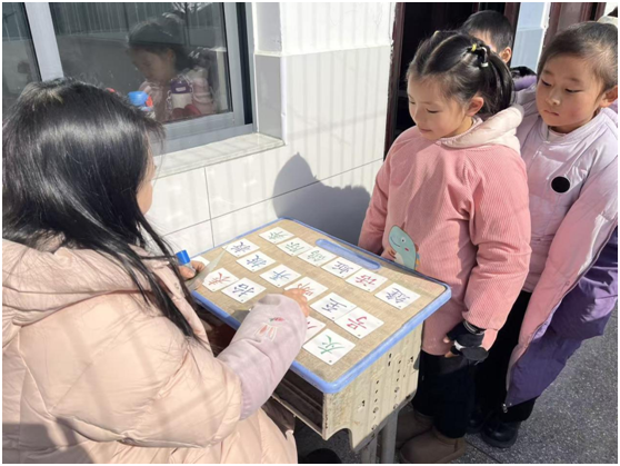 ����(y��u)���I(y��ng)�̭h(hu��n)���������^(q��)�ψ@С�W(xu��)һ���꼉(j��)�W(xu��)�����B(y��ng)�y(c��)�u(p��ng)�A�M(m��n)��Ļ