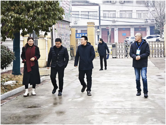 �S���н������I(l��ng)��(d��o)���S�h�ݵ��(zh��n)����С�W(xu��)ָ��(d��o)У�@��ȫ����