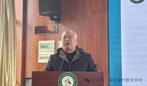 �����F(xi��n)�������W(xu��)У�(y��n)��Փ�����ڶ��ڣ��A�M��Ļ