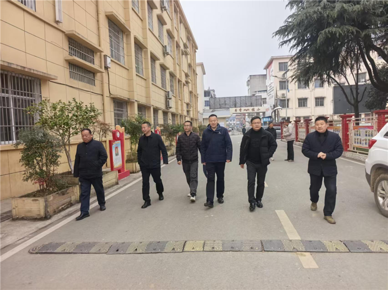 �ƿh�(zh��n)���ČWУ�_չ��ȼ��������헙z��