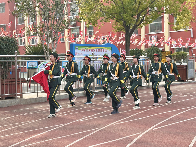 �����^(q��)�|�P(gu��n)С�W(xu��)�e�д����_(k��i)�W(xu��)��Y