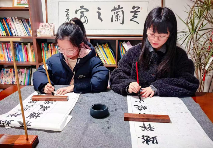 �S�h��ɽ���W(xu��)У�_չ���ٕ������`���