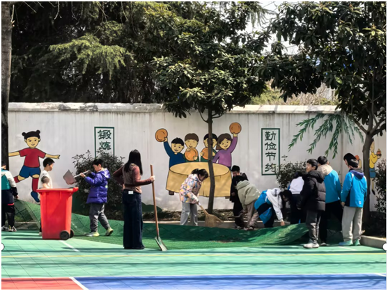 �����(zh��n)�ڶ�С�W(xu��)�_չȫ�T��߳����